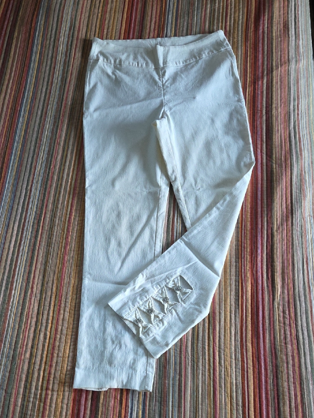 LuLu B's White Women's Pants with Blingy Bowed Cutout Hem